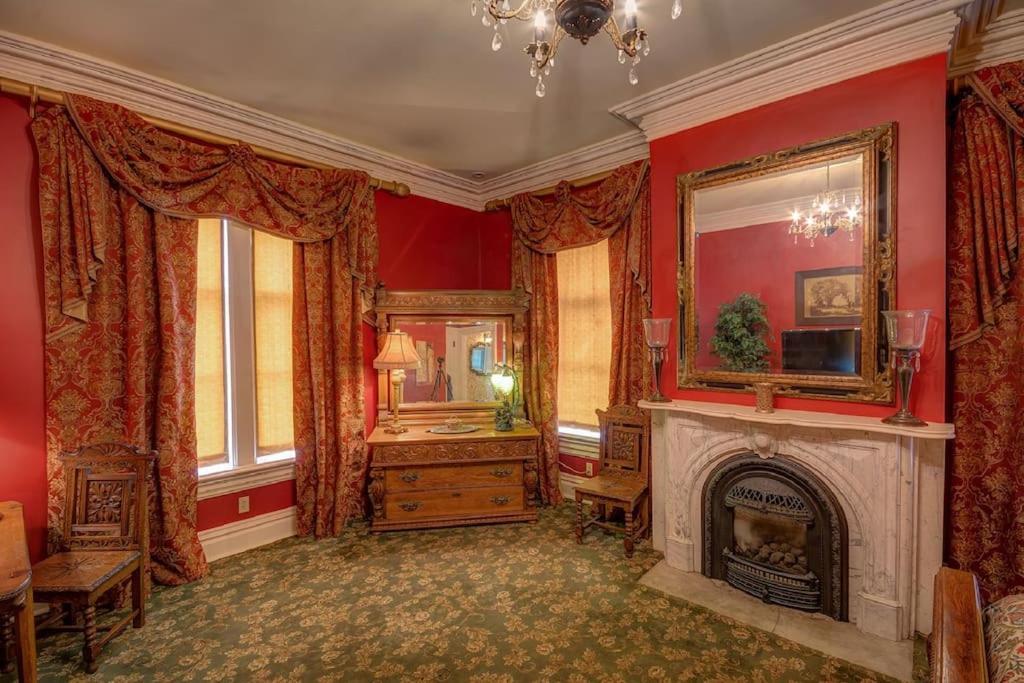 Merry Mansion East Dubuque Dış mekan fotoğraf
