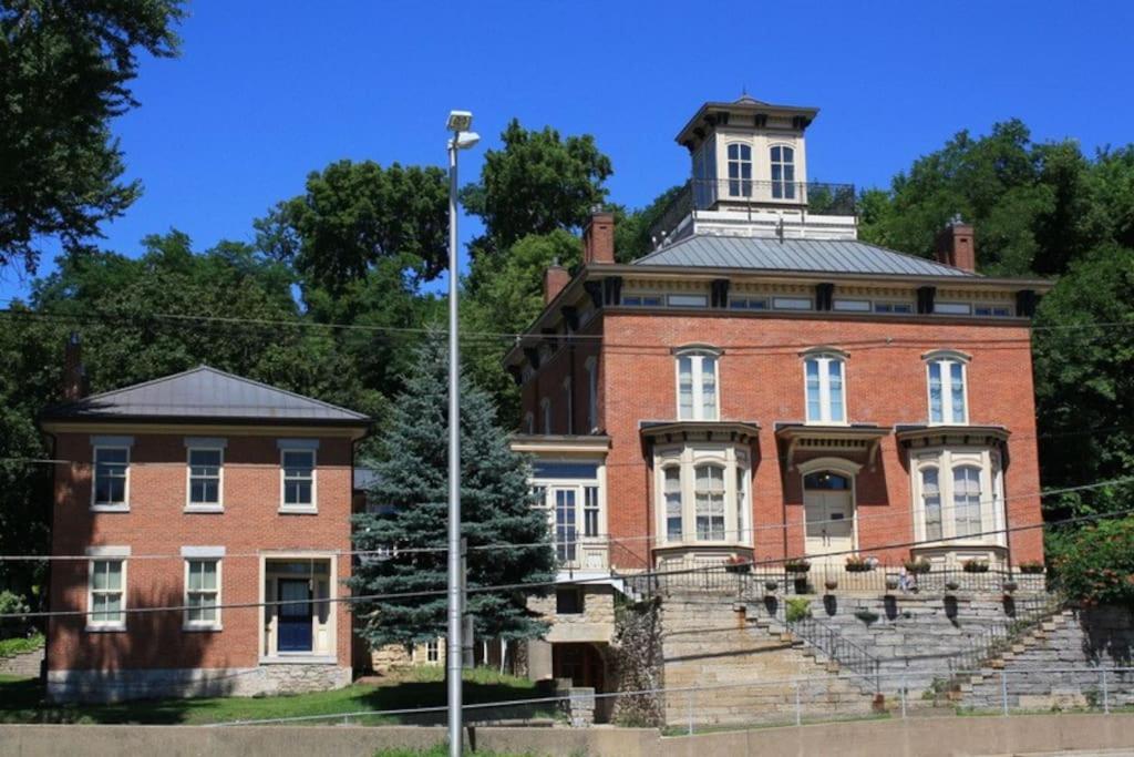 Merry Mansion East Dubuque Dış mekan fotoğraf